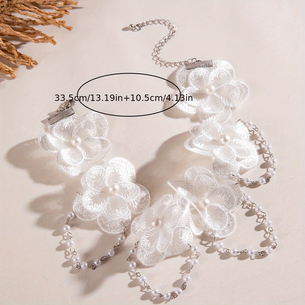 White Lace Flower Inlaid Imitation Pearl Choker Necklace